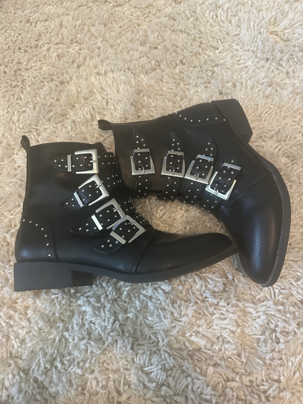 Qupid Black Studded Buckle Combat Boots Stylish Rocker Festival Shoes Comfy 7.5
